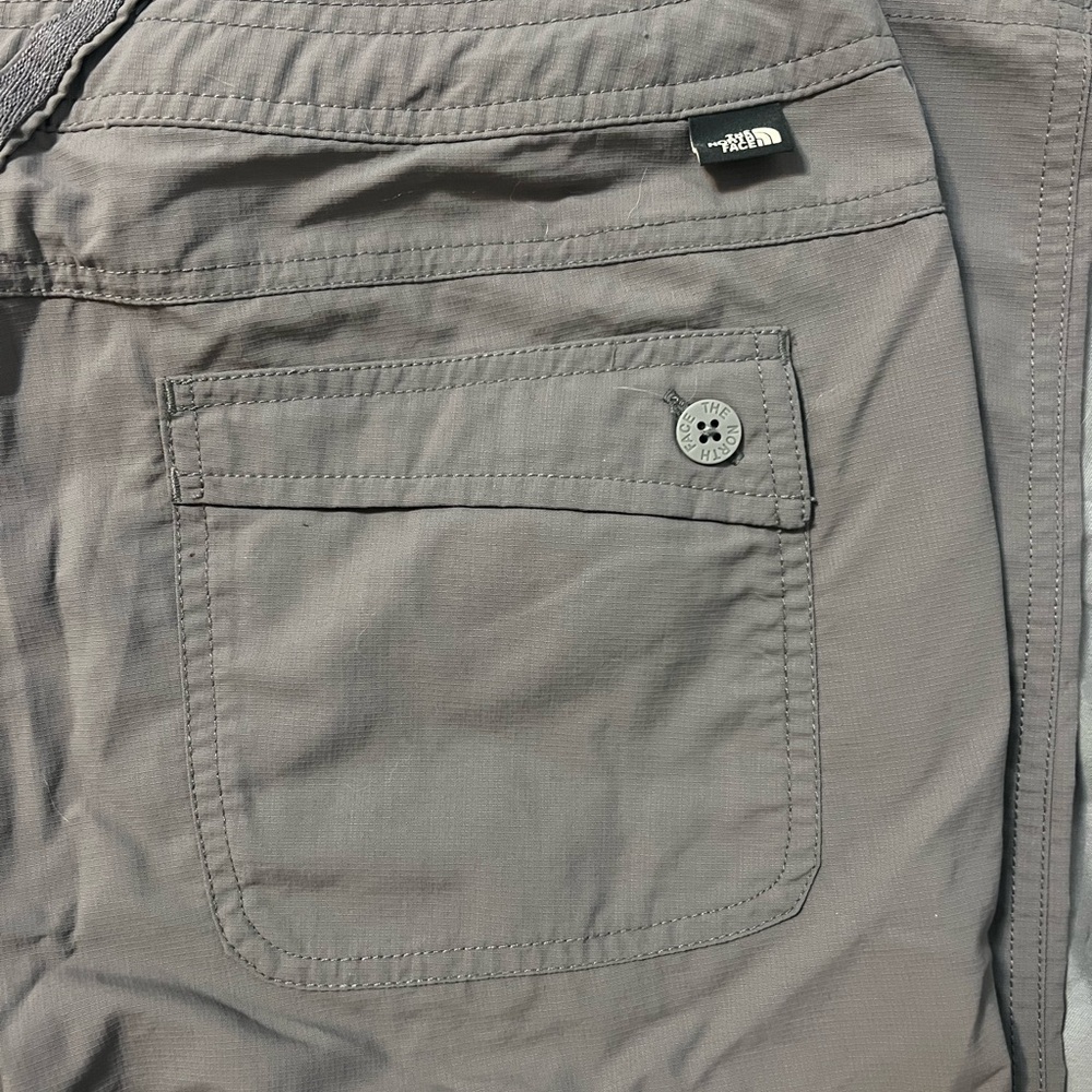 The North Face | Convertible Zip Off Hiking Pants - Picture 6 of 12